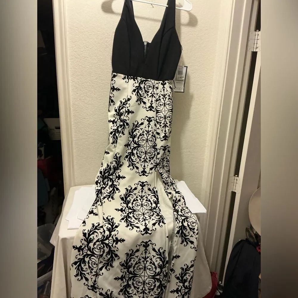 NWT Sequin Hearts Cocktail Dress V Neck Elegant Black & White Patterned Dress 7